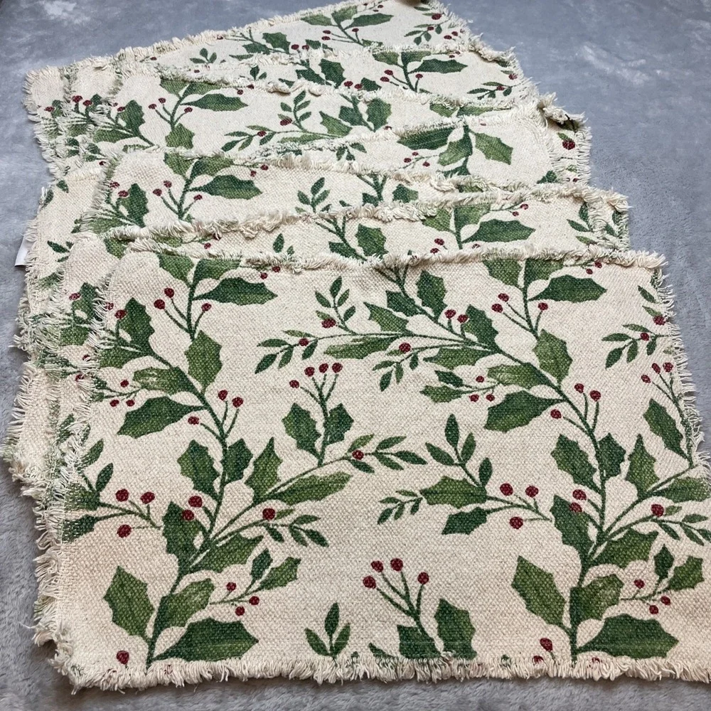 Christmas Holly Placemats (7) Burlap Look Fringe Berry Nicole Miller Holiday‎